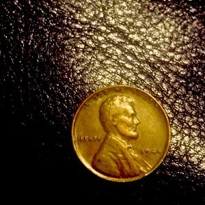 Cracked coat&crochet Lincoln 1944 Wheat PennyExtreme Error, collector’s dream